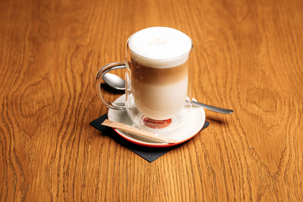 CAFÉ-LATTE